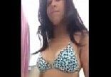 Novinha exibindo o seu corpo gostoso na webcam