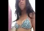 Novinha exibindo o seu corpo gostoso na webcam